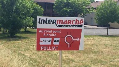 Panneau Intermarché Insolite en France