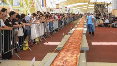 Pizza Insolite plus grande au monde