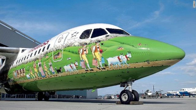 https://www.infolites.fr/wp-content/uploads/2016/05/painted_airplanes_add_a_splash_of_color_to_the_sky_640_07.jpg