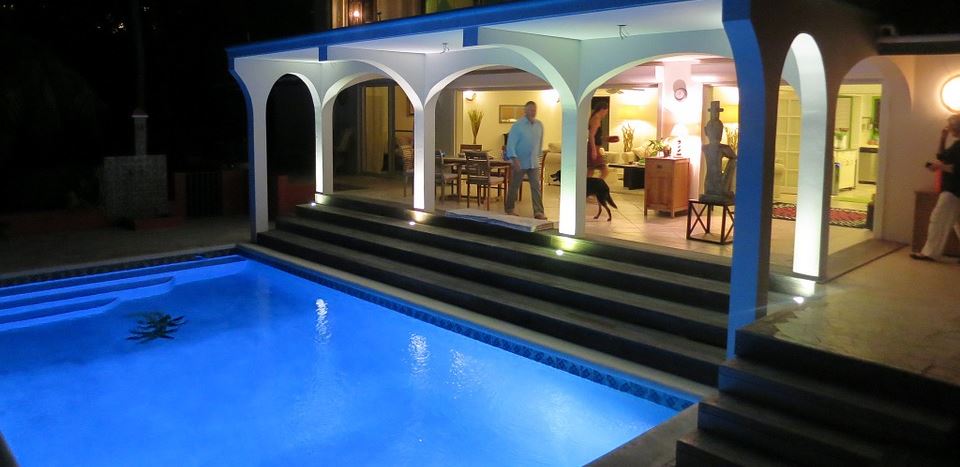 villas avec piscine de nuit