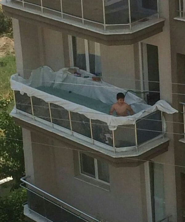 Installer une piscine sur son balcon