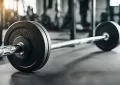 Quel est le poids d’une barre de musculation ? Tout ce qu’il faut savoir ! poids d'une barre de musculation